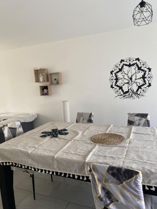 Appartement Ping-Pong Proche Gare Gagny Bagian luar foto